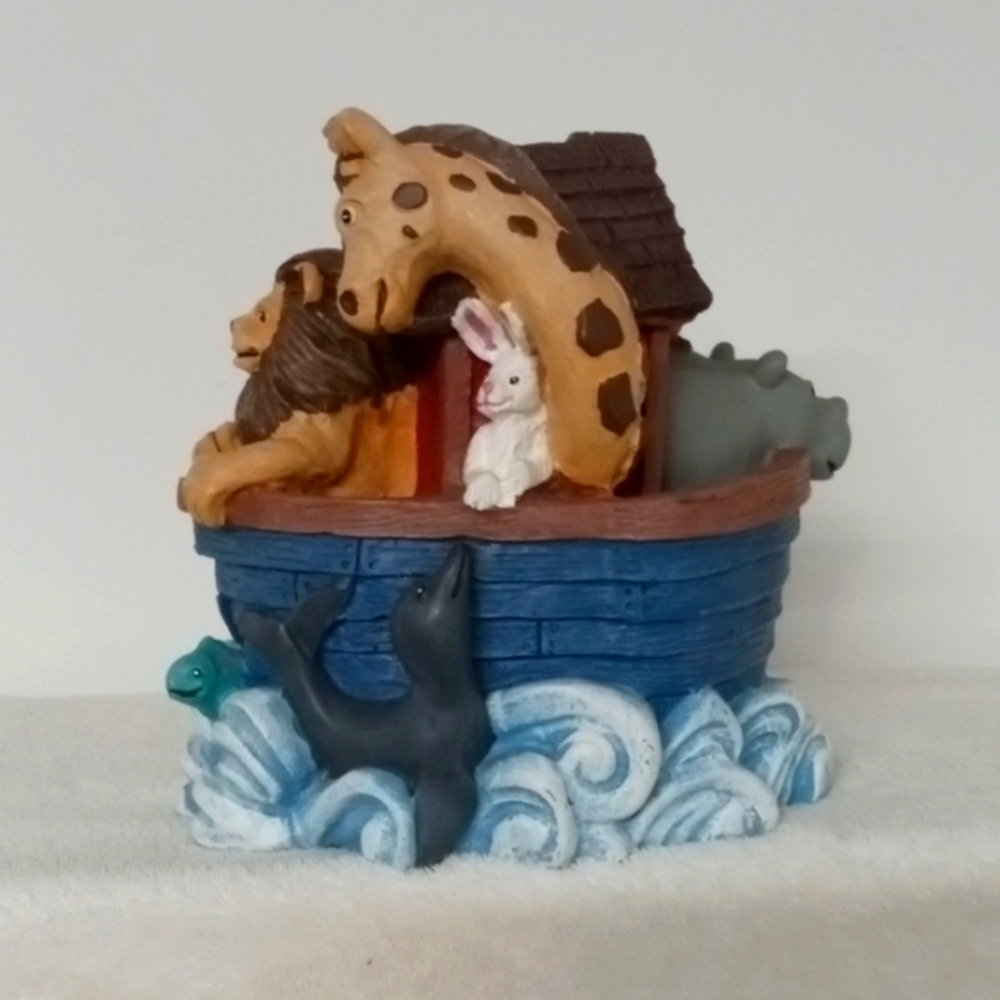 Noah ark piggy bank